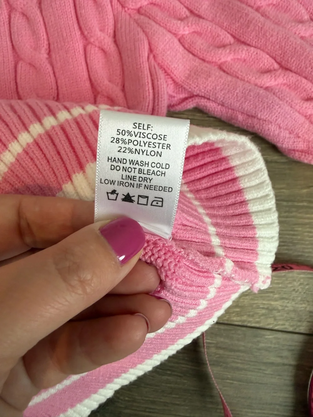 Alter’d State Pink Cropped Cable-Knit V-Neck Cropped Sweater Size XS